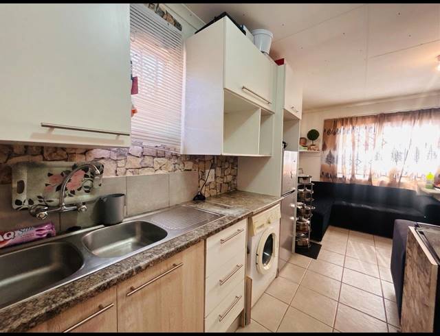 2 BEDROOM HOUSE FOR SALE IN SAVANNA CITY